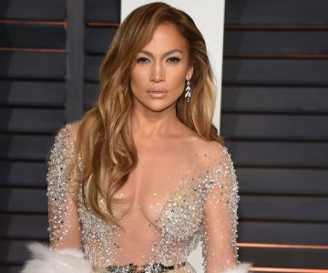 ¡Video! Jennifer López mostró hasta el alma arriba del escenario