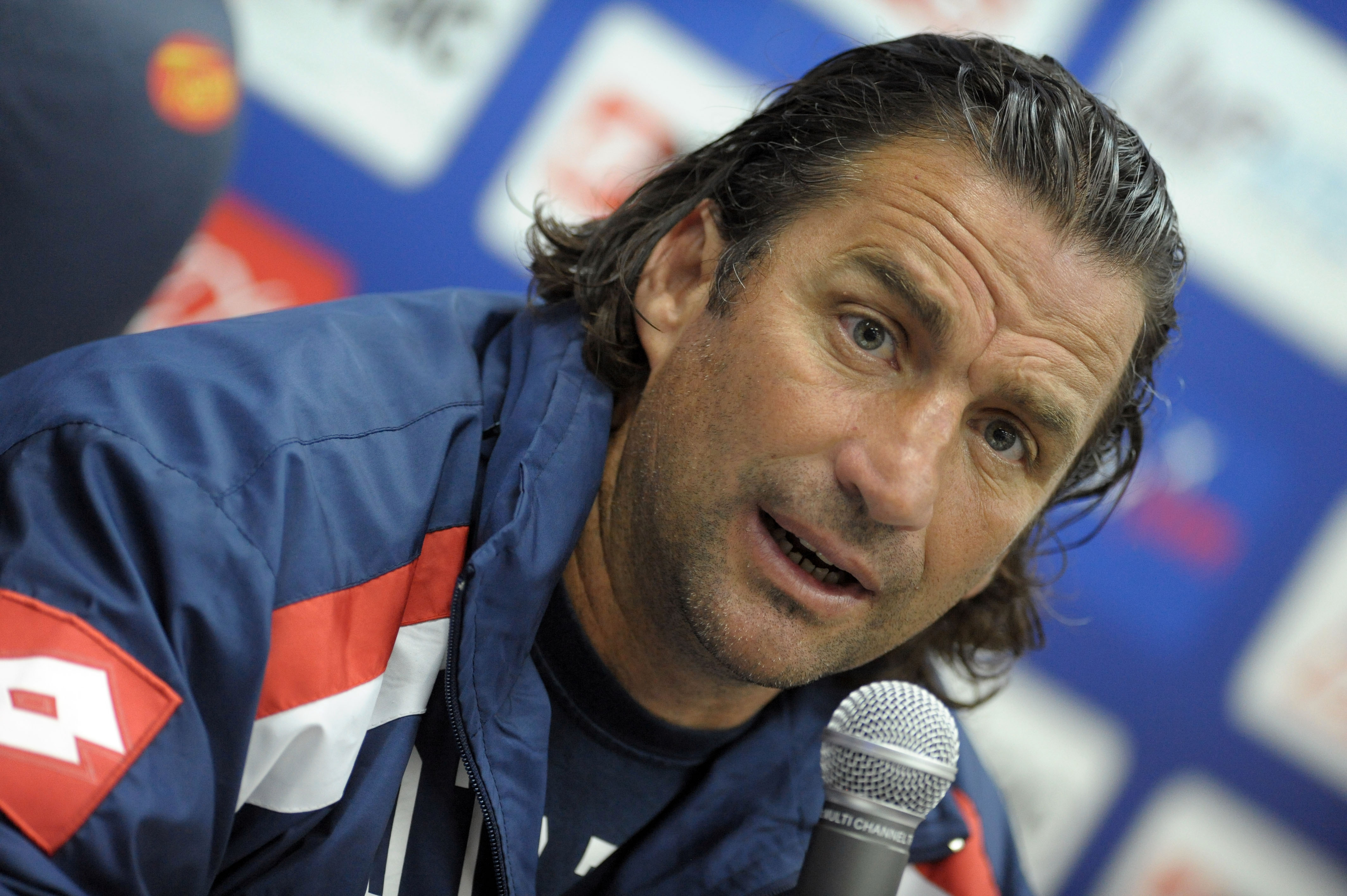 Télam Buenos Aires 29/11/2012 - El entrenador de San Lorenzo, Juan Antonio Pizzi, brindó una conferencia de prensa luego del entrenamiento de esta mañana. Foto: Gustavo Amarelle/Télam/cl