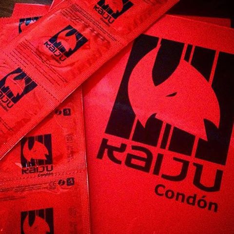 kaiju-condones