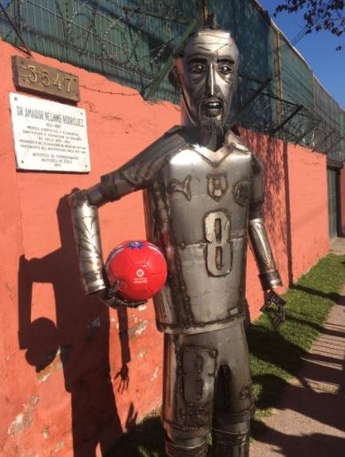 estatua de lata de Arturo Vidal