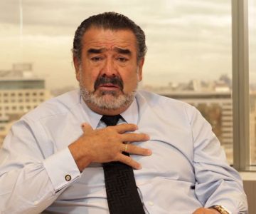 Amigos invitan a Luksic a “piscolear” y el empresario les responde