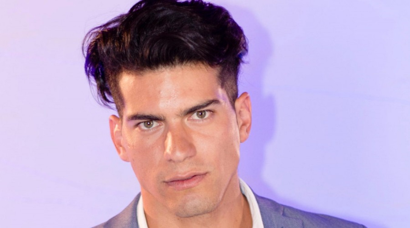 Ignacio Lastra deja ver parte de su cuerpo y seguidores se alegran con