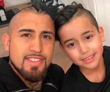 Hijo de Rey Arturo se las da de Youtuber y promete