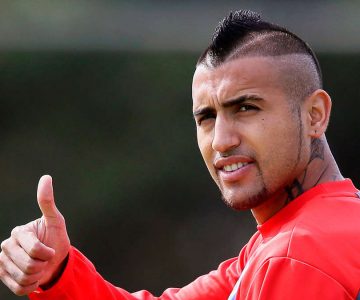 Rey Arturo saca pica con vacaciones en casota ubicada en pleno mar