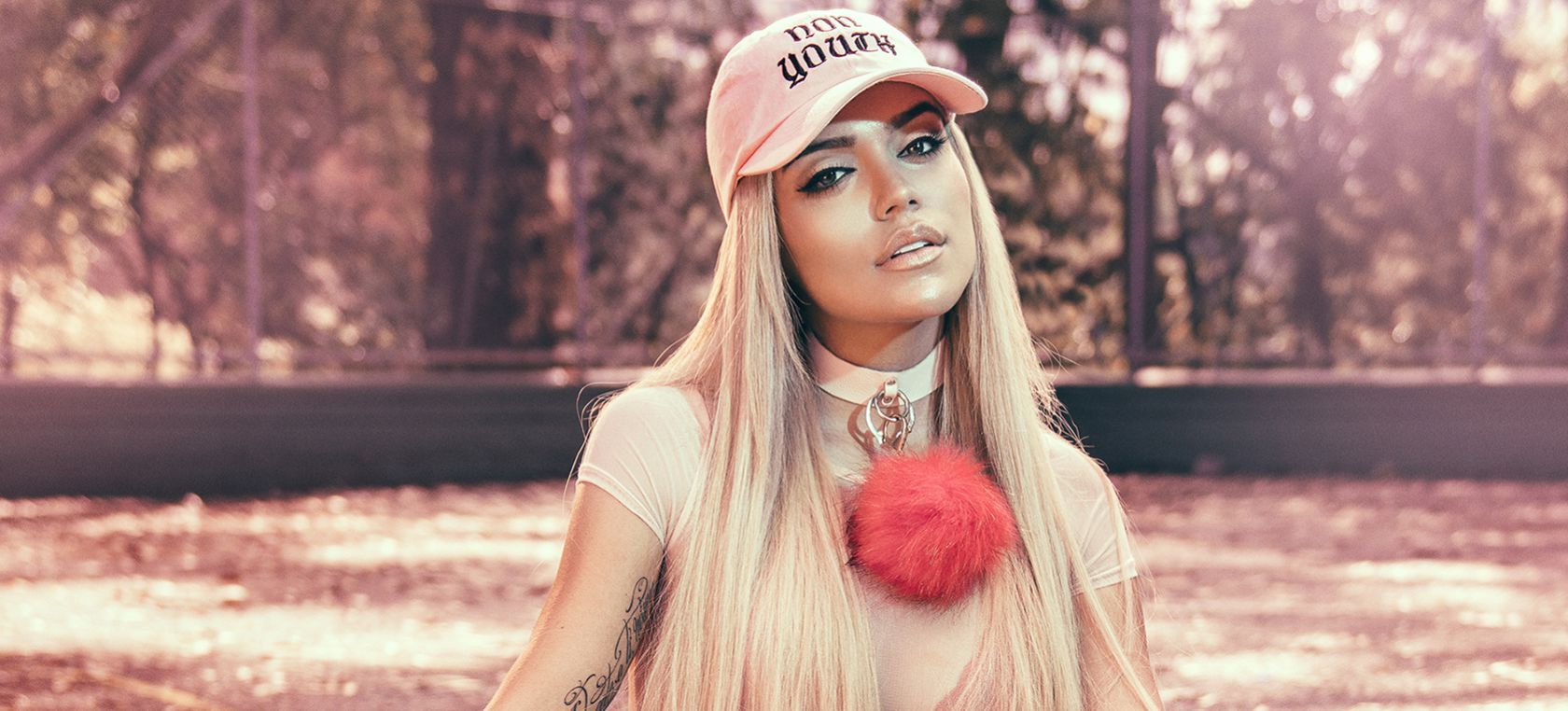 ýolbars karol. Karol g перевод. Karol g фото. Karol g punto g. Karol g bichota.