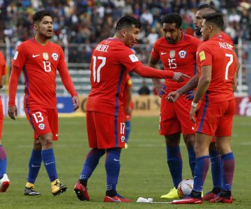Futbolista de La Roja es acusado de racista en Corea del Sur