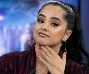 Hermana chica de Becky G demostró que también le pega al canturreo