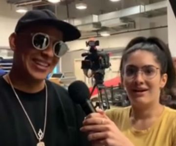 Le bajaron los nervios a periodista en medio de entrevista con Daddy Yankee