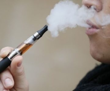 Joven terminó con la mandíbula fracturada luego que cigarrillo electrónico explotara en su boca