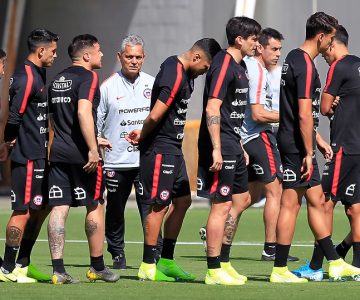 Esta es la posible formación de La Roja en el amistoso frente a Argentina