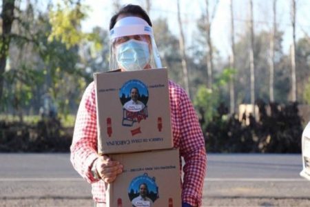 Diputado cajas mercadería