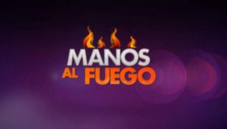 Mano al fuego