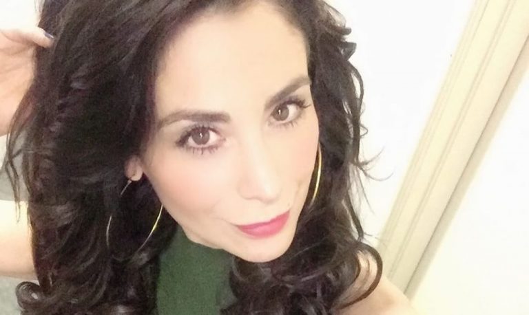 Yamna Lobos