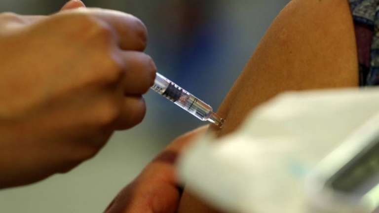 Vacuna (fuente_ Agencia Uno)