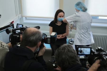 Vacunación Periodistas(fuente_ Elperiodico.com)