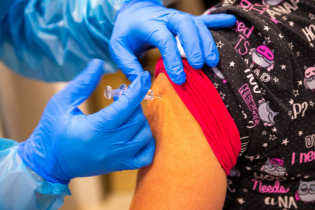 Vacuna CanSino (fuente_ Agencia Uno)