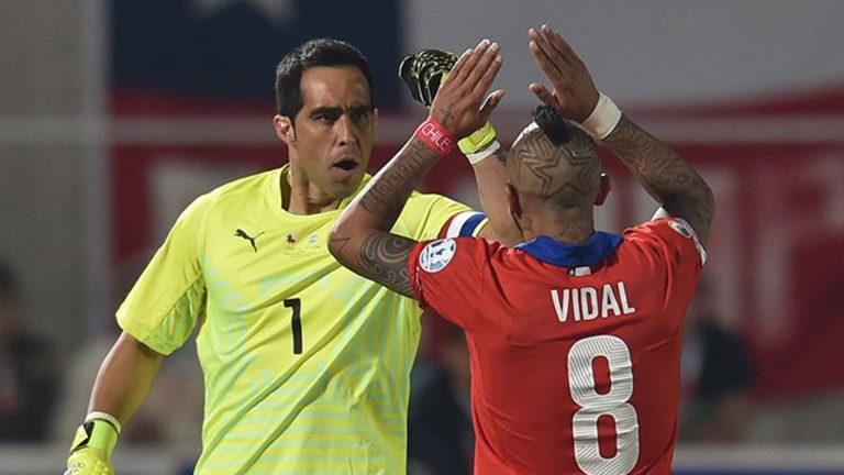 Arturo Vidal Claudio Bravo 1920 2