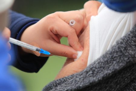 Mujer Muere Vacunatorio