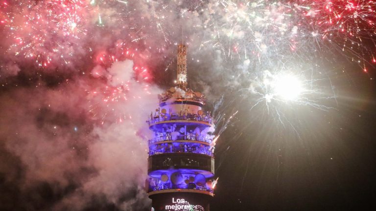 Torre Entel Fuegos Artificiales