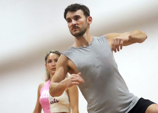 Tomás González Aquí Se Baila