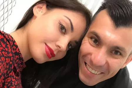 Gary Medel Cristina Morales Portada