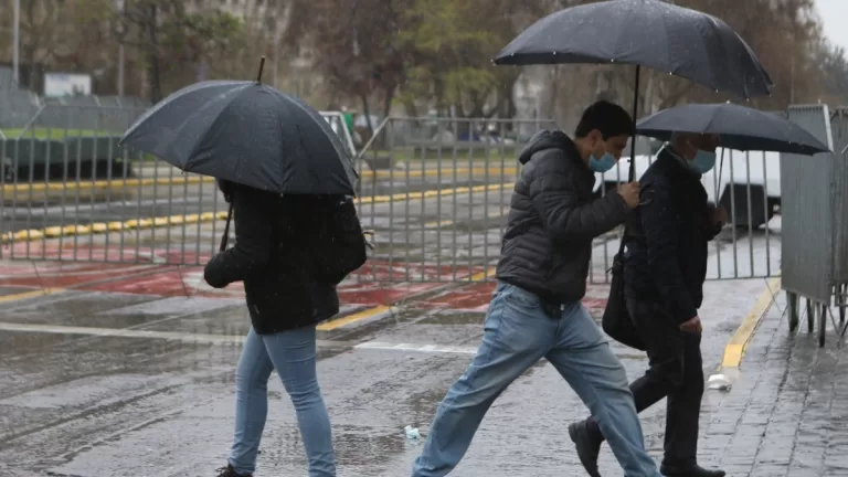 Lluvia En Santiago Junio