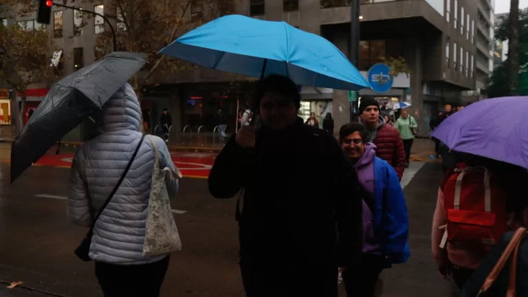 Lluvia En Santiago Días Junio