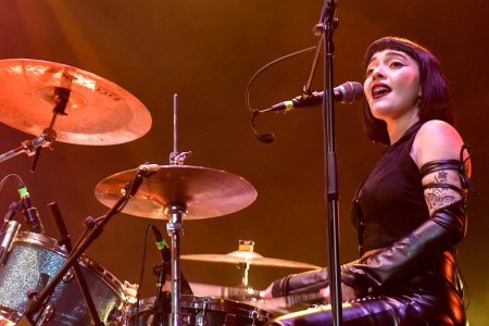 ¿Quién Es Cancamusa, La Baterista Que Acompaña A Los Bunkers En El Festival De Viña 2024