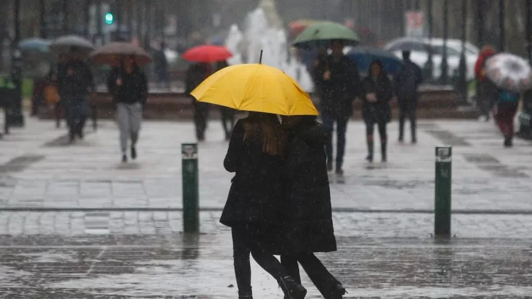 Lluvia En Santiago Febrero