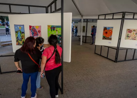 Exposición Teletón Día De La Mujer