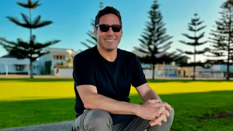 Pancho Saavedra Sorprende Con Tierna Postal