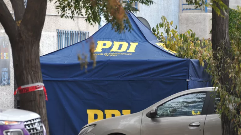 Hombre Baleado En Lo Espejo