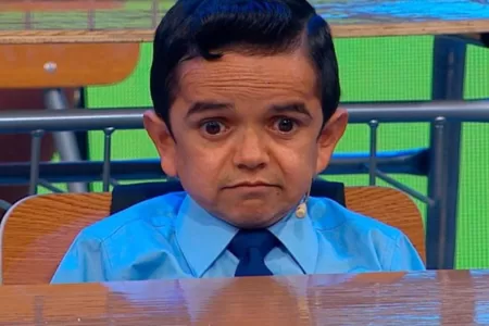 Miguelito Detrás Del Muro