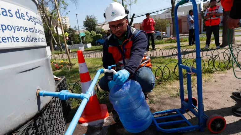 Corte De Agua Santiago
