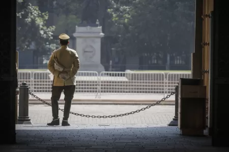 Muere Carabinero En La Moneda