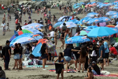 Niño Atrapado En La Arena Cartagena