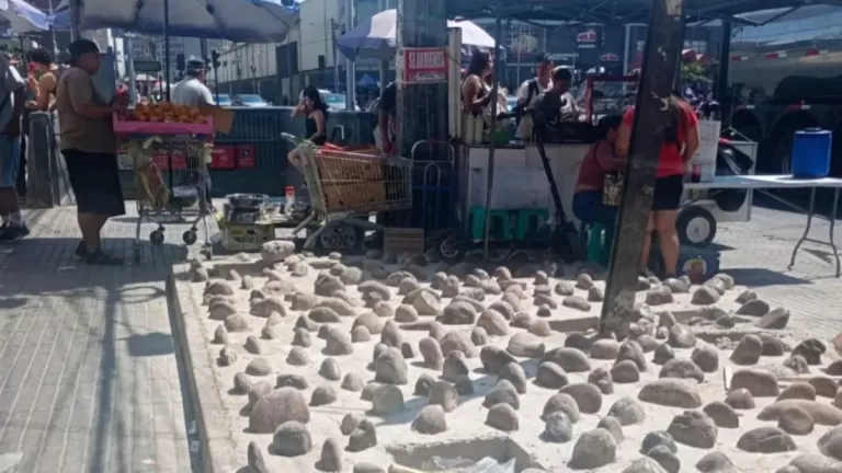 Piedras En La Calle