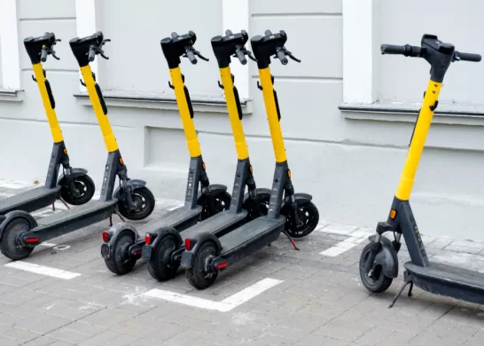 Scooter En Autopista