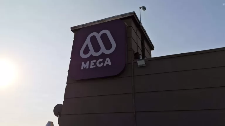 Mega Periodista Renuncia