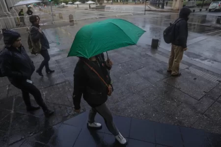Lluvia En Santiago Vuelve