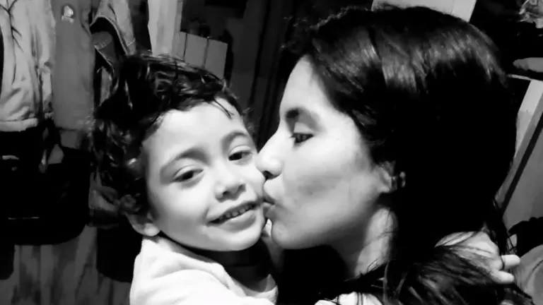Mamá Tomás Bravo Contra Padre