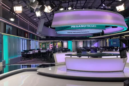 Renuncia Periodista Mega