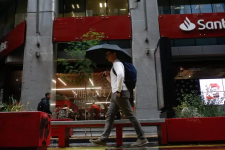 Lluvia En Santiago, Canal13