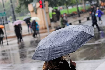 Regresa La Lluvia A Santiago