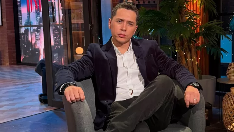 Estudio Sobre Karol Lucero