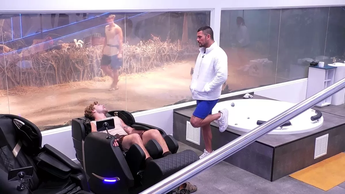 Mundos Opuestos Jota