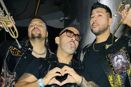 Tomo Como Rey, Radio Corazón