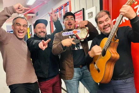 Los Nogalinos En El Club De La Cumbia