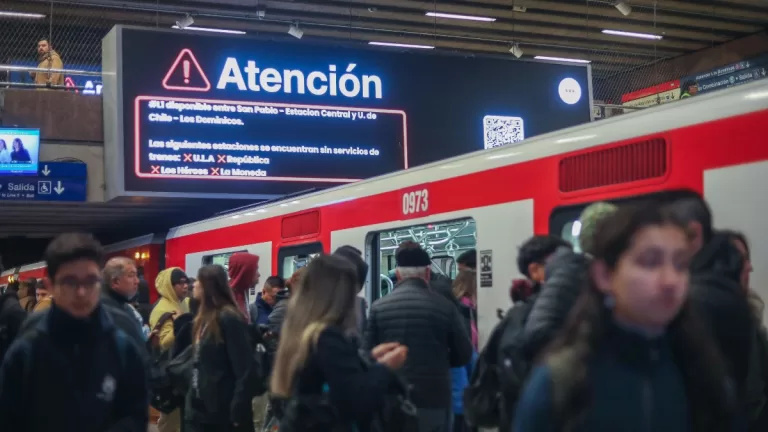 Relato De Mujer En Metro De Santiago