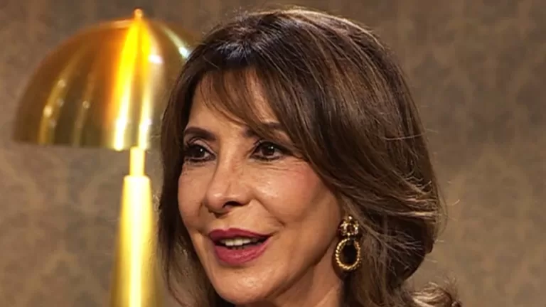 Cristina Tocco Sobre Peineta Garces